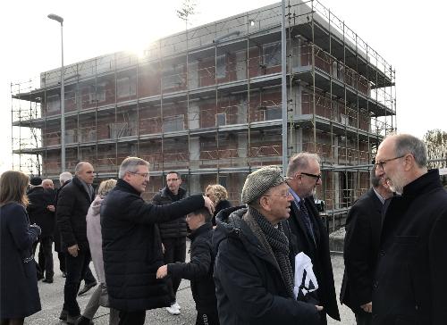 Il vicegovernatore Fvg con delega a Politiche sociali e disabilità, Riccardo Riccardi (a dx) al centro Locatelli di Pordenone